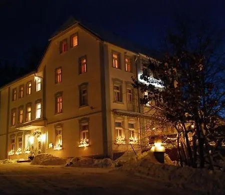 Waldhotel & Restaurant Bergschlosschen Отель Hetzdorf