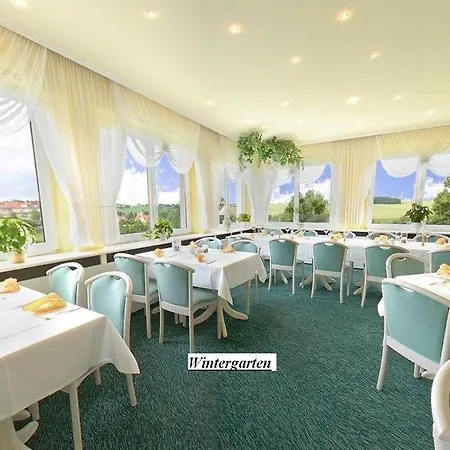 Waldhotel & Restaurant Bergschlosschen 3*