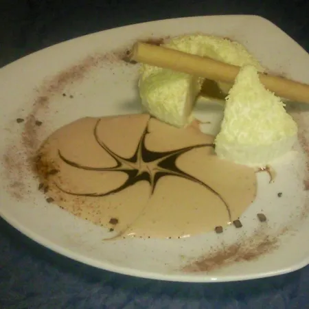Отель Waldhotel & Restaurant Bergschlosschen
